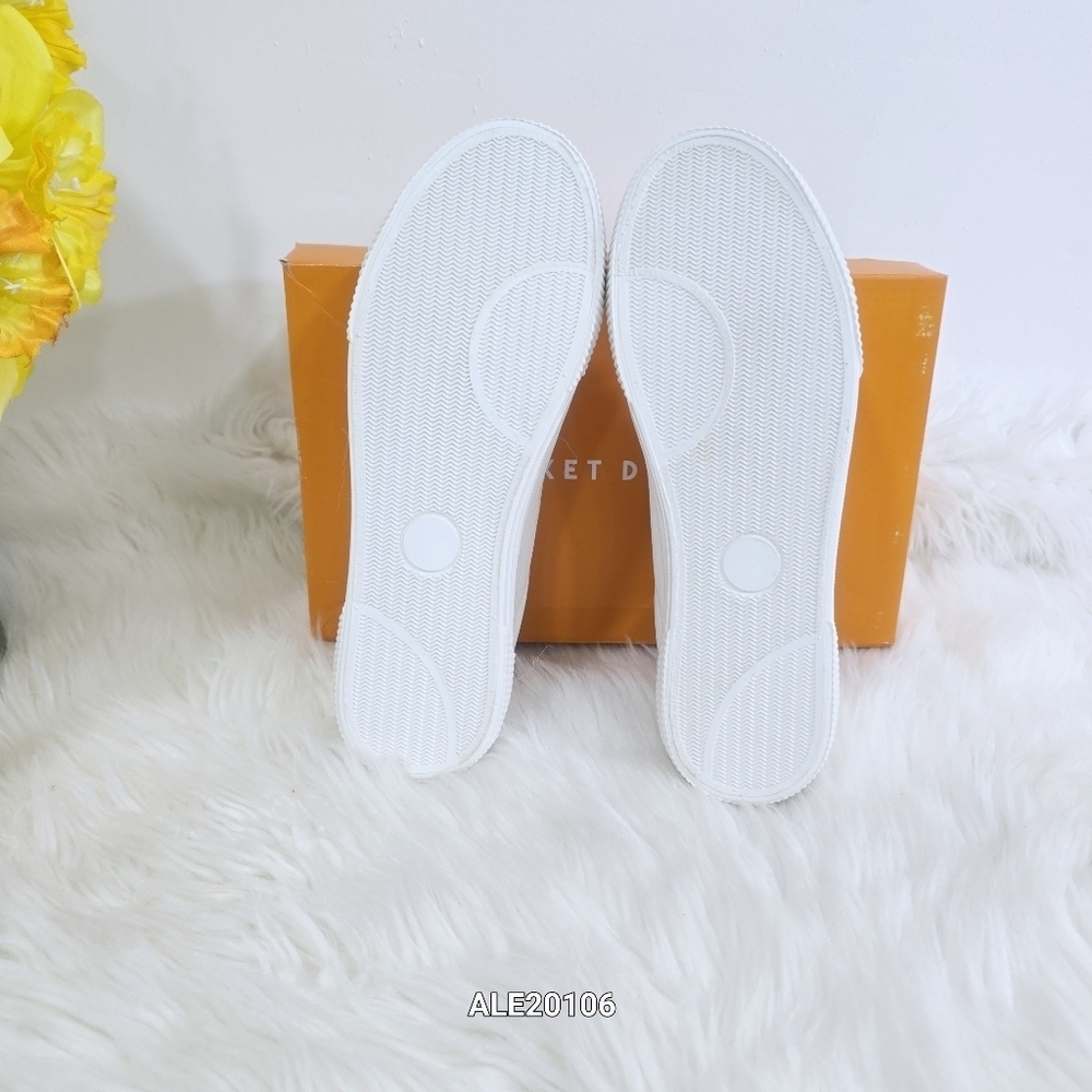Rocket Dog Women's White Sneakers Size 9 New - Picture 4 of 7